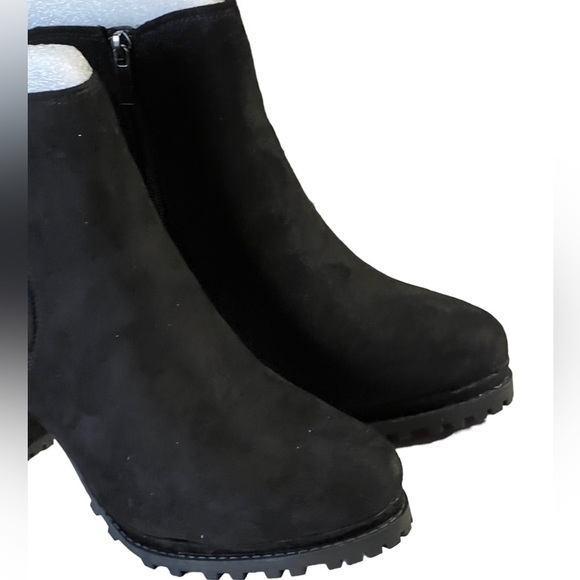 Platform Chunky 4” Block Heel Booties Lug Sole Ankle Side Zip Black Size 10 NWT - Picture 8 of 12